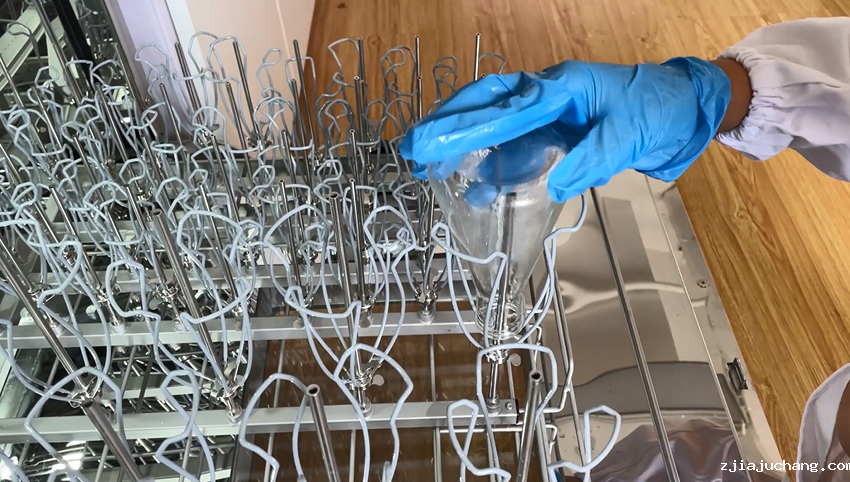 清洗，让制药更纯净——制药专用清洗机的重要性与应用